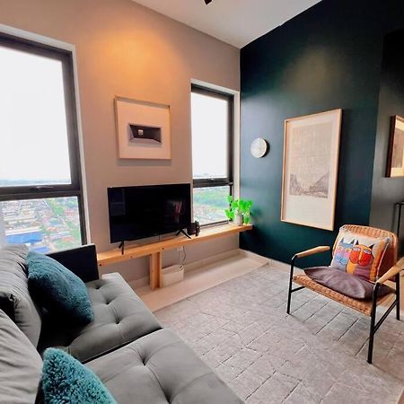Studio Staycation D'Sara @ Linked Mrt, Near Thomson Hospital & Sungai Buloh Hospital Exterior photo