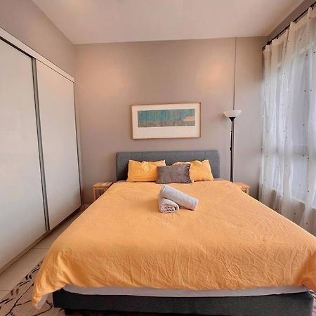 Studio Staycation D'Sara @ Linked Mrt, Near Thomson Hospital & Sungai Buloh Hospital Exterior photo