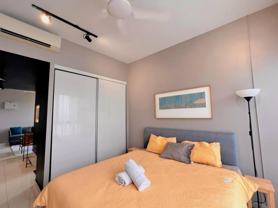 Studio Staycation D'Sara @ Linked Mrt, Near Thomson Hospital & Sungai Buloh Hospital Exterior photo