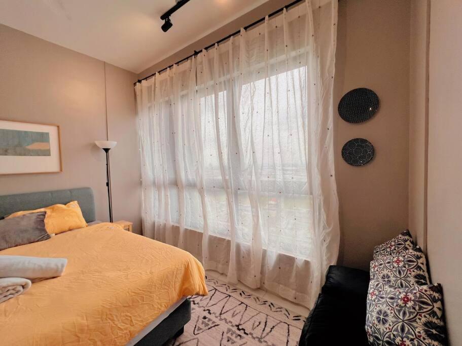 Studio Staycation D'Sara @ Linked Mrt, Near Thomson Hospital & Sungai Buloh Hospital Exterior photo