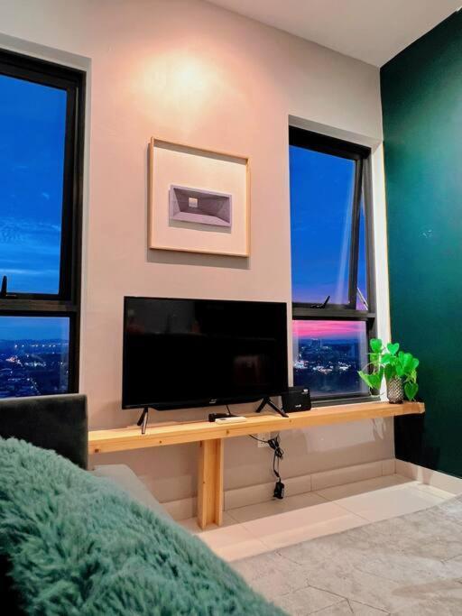 Studio Staycation D'Sara @ Linked Mrt, Near Thomson Hospital & Sungai Buloh Hospital Exterior photo